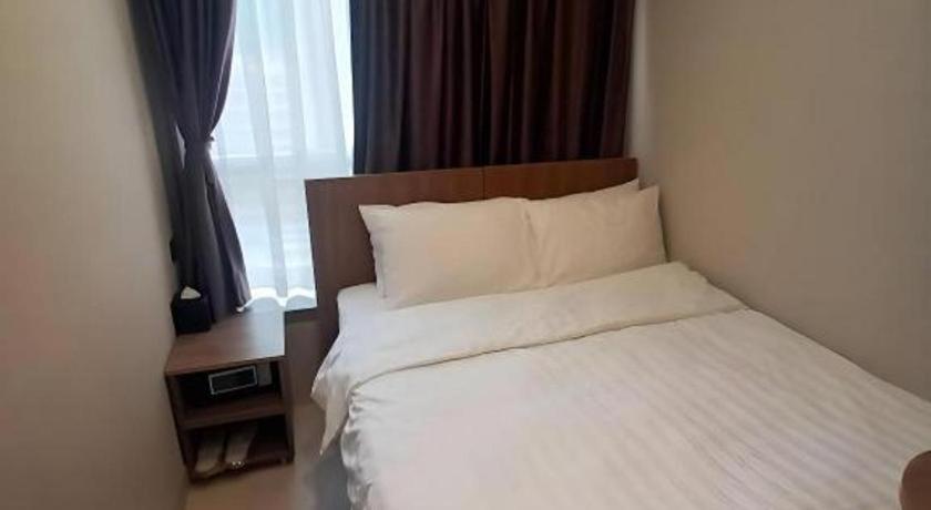 We Hotel Kowloon Hong Kong Exterior photo